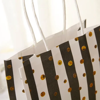 10 adet / grup 21 * 15 * 8 cm Stripes Yıldız Hediye Kağıt Torbalar Festivali Düğün Favor Dekorasyon Ambalaj Bolsas de Regalo
