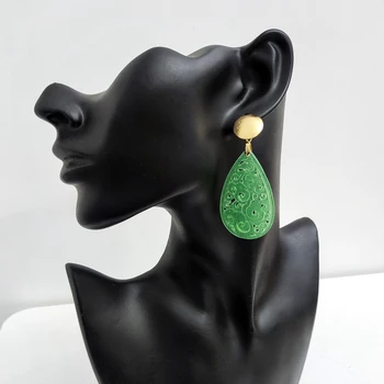 Su Damlası Şekli Doğal Yeşil Yeşim Hollow Dangle Küpe Kadınlar için Altın Kaplama Takı Moda 2021 Bayan Kulak Çıtçıt Tasarım Charm